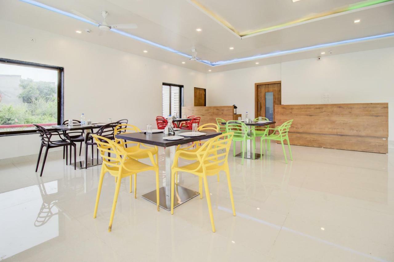 Hotel The Orange Flag Aurangabad  Zewnętrze zdjęcie