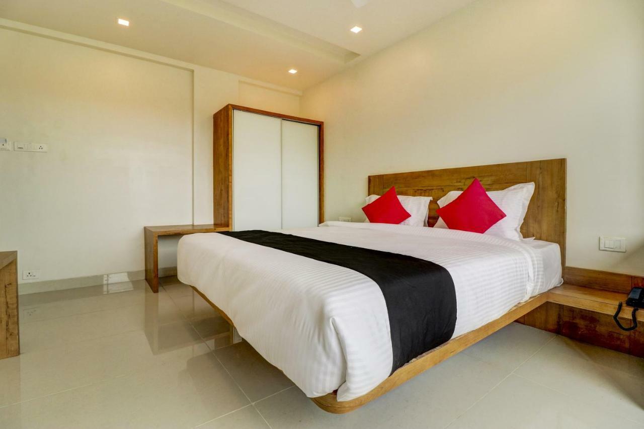 Hotel The Orange Flag Aurangabad  Zewnętrze zdjęcie